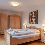 Kitz Thirty Nine Apartment *