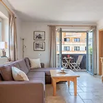 Kitz Thirty Nine Apartment *